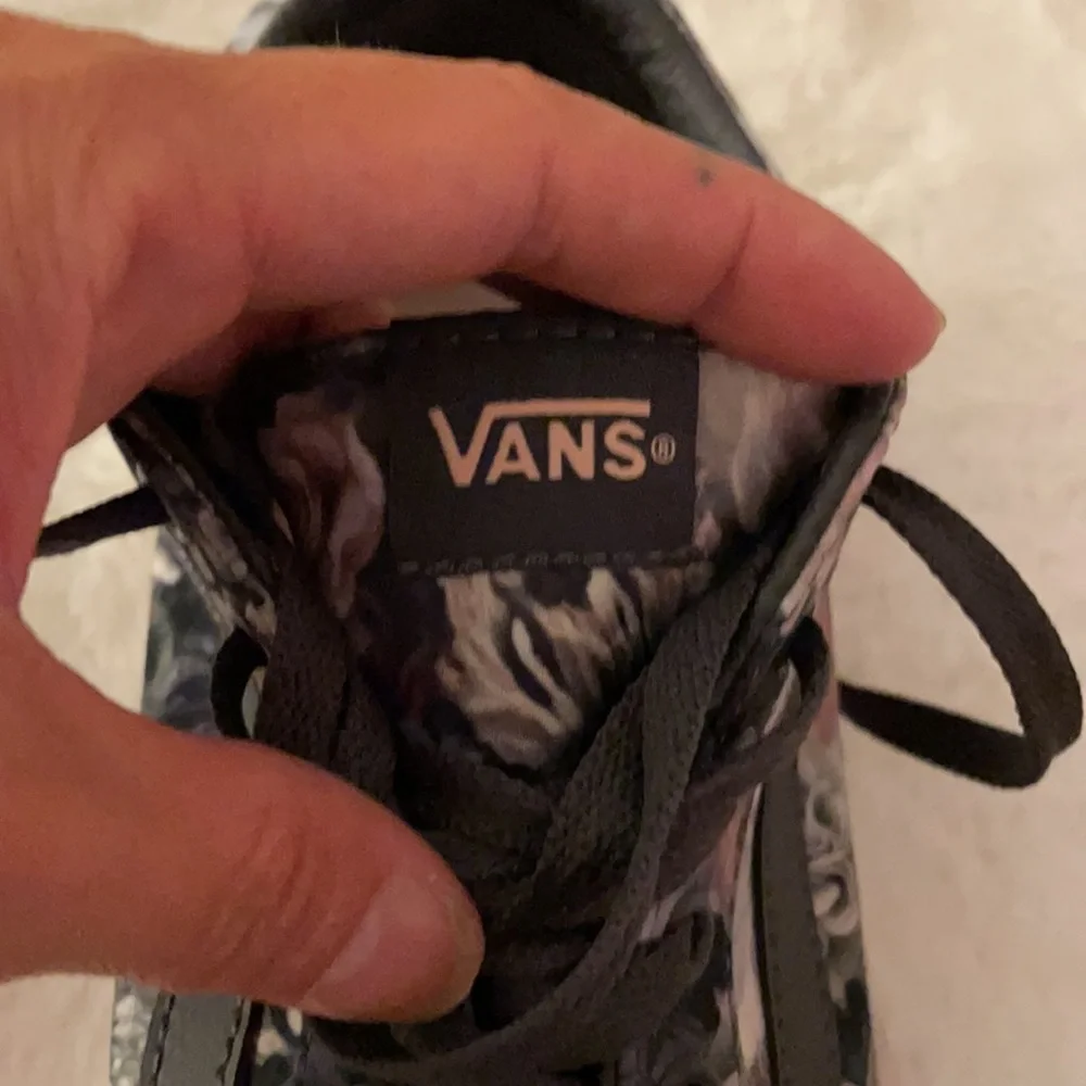 Vans Grey Floral Unisex Sneaker in 9M - Picture 11 of 12